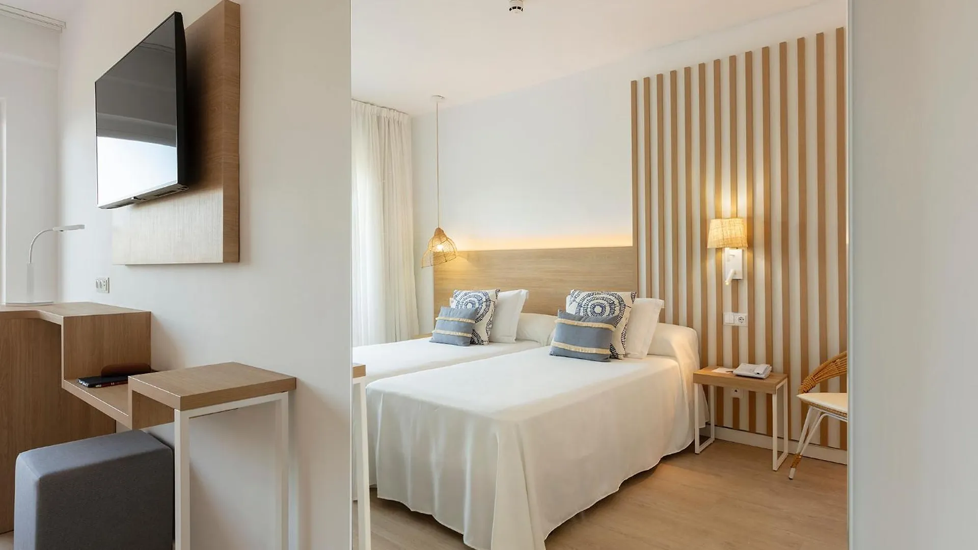 Hotel Cala Font Салоу Испания